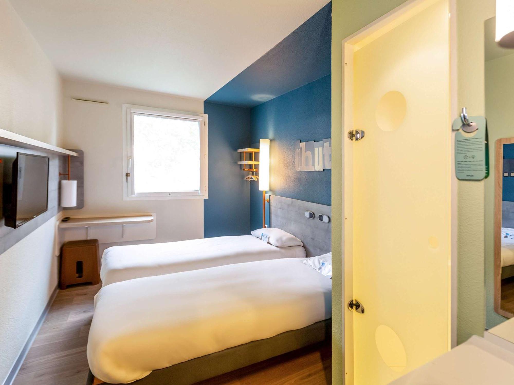Ibis Budget Versailles - Trappes Exterior photo