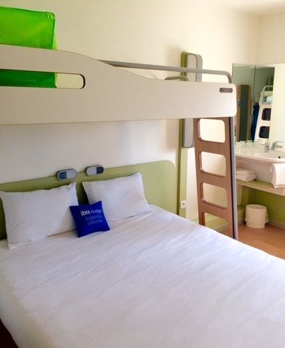Ibis Budget Versailles - Trappes Exterior photo